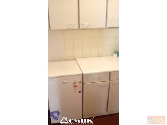 Domik Izdava Deloven Kaj Soboren So Upotrebna Dozv