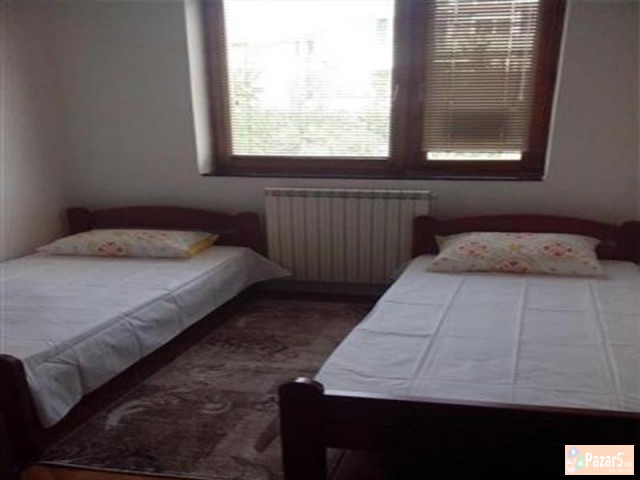 Se Izdava Nov Trosoben Stan Vo Kozle