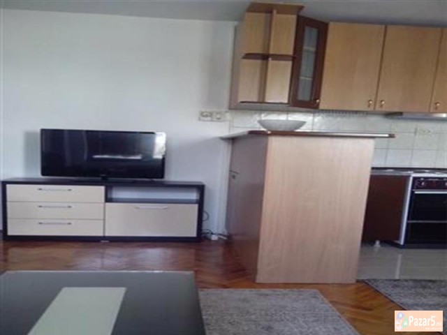 Se Izdava Nov Trosoben Stan Vo Kozle