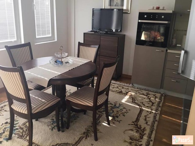 Se Izdava Trosoben Stan Vo Debar Maalo