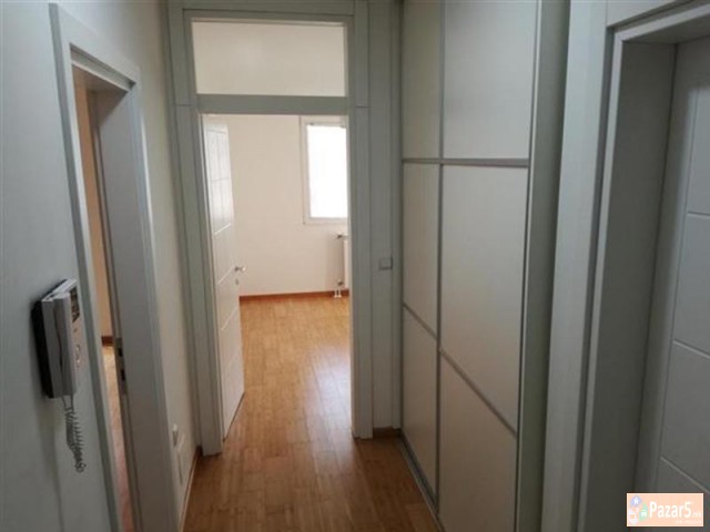 Se Izdava Prazen Dvosoben Stan Vo Aerodrom