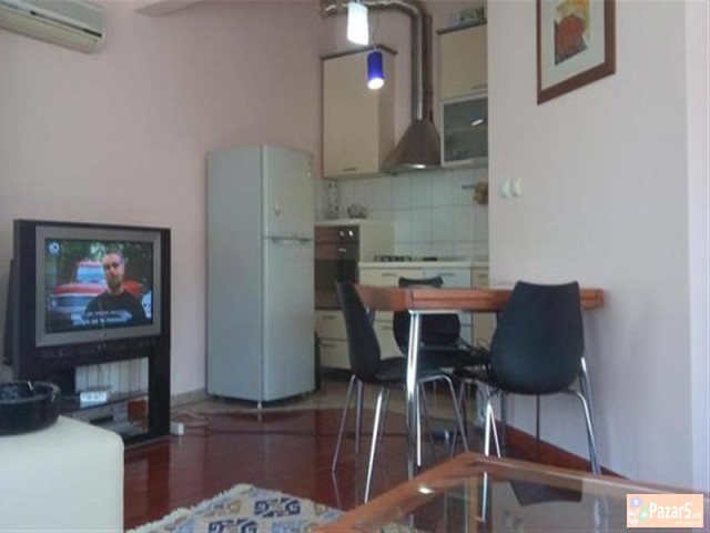 Se Izdava Dvosoben Stan Vo Debar Maalo