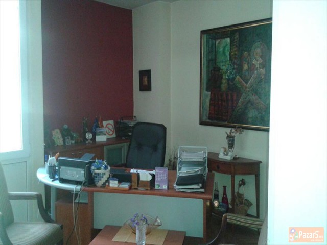 Se Izdava Prazen Stan Vo Centar Za Kancelarii