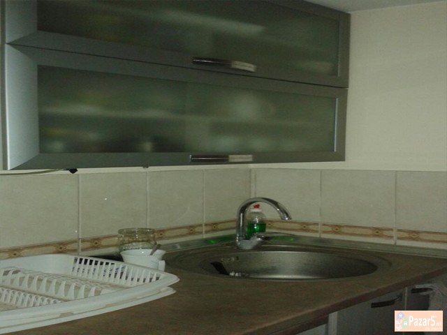 Se Izdava Prazen Stan Vo Centar Za Kancelarii