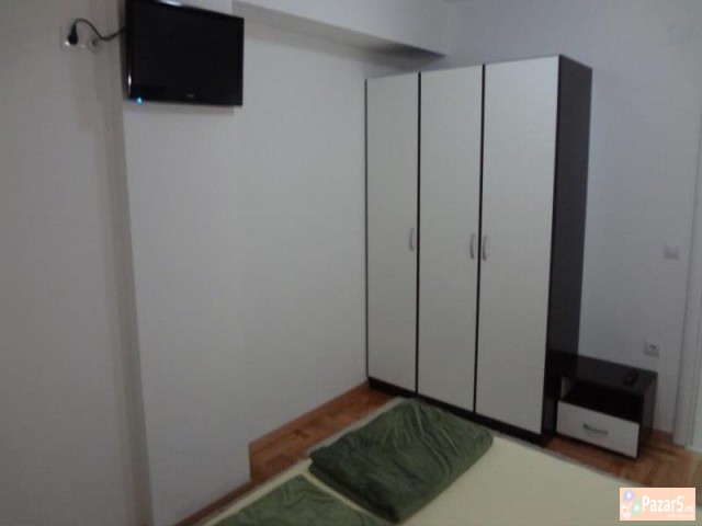 Se Iznajmuva Trosoben Stan Vo Debar Maalo