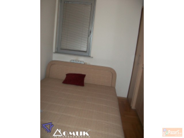 Domik Izdava 2 Soben Nov Stan Pozadi Ramstor