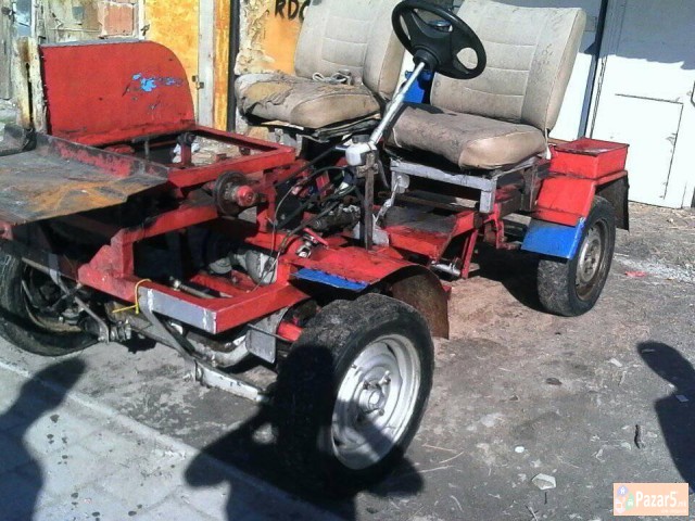 Se Prodava Masina Za Secenje Drva Se Gleda Na Slik