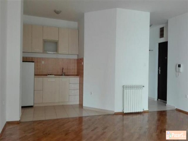 Se Izdava Prazen Stan Vo Debar Maalo