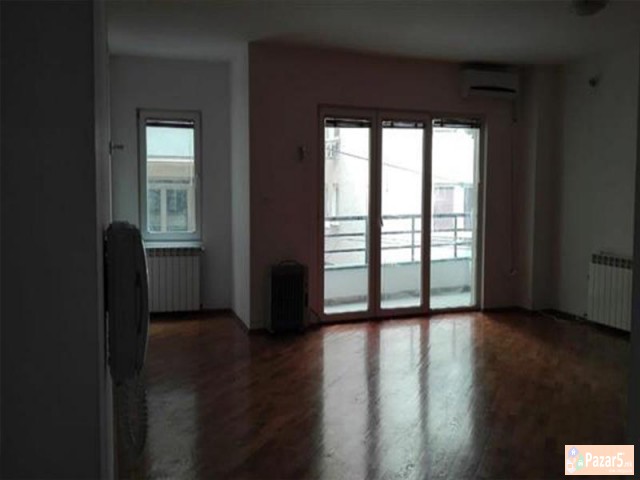 Se Izdava Prazen Stan Vo Debar Maalo