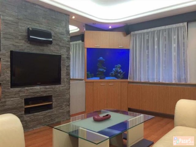 Se Izdava Trosoben Stan Vo Aerodrom