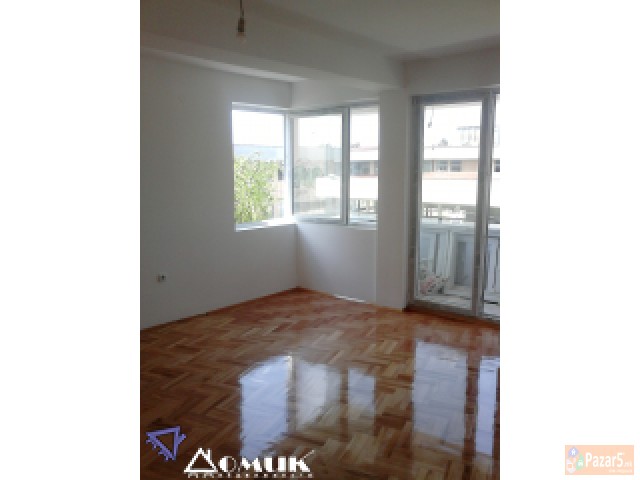 Domik Prodava 3 Soben Nov Stan Kaj Gimnazija Nova