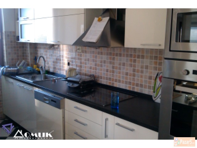 Domik Izdava Luksuzen 4-soben Stan Na 50 Divizija