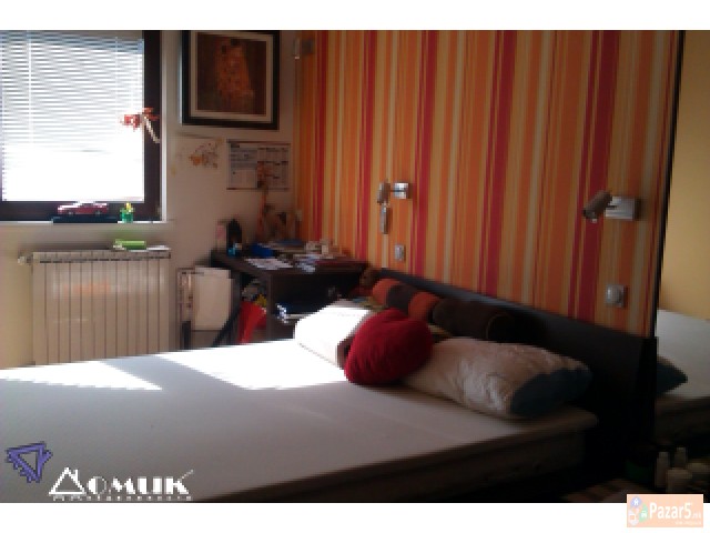 Domik Izdava Luksuzen 4-soben Stan Na 50 Divizija