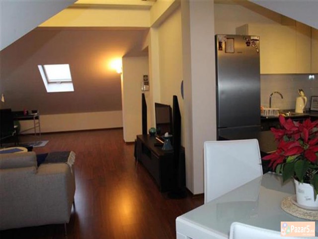 Se Izdava Trosoben Stan Vo Zdanec