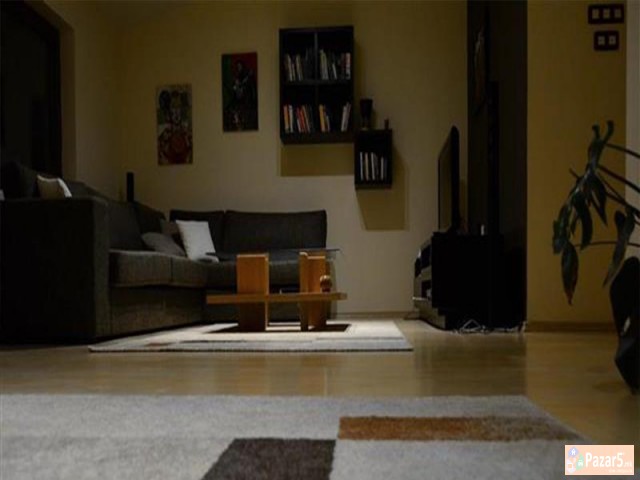 Se Izdava Trosoben Stan Vo Crnice