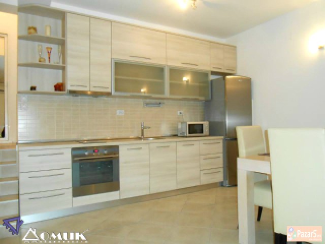 Domik Izdava 3 Soben Luksuzen Stan Vo Crnice