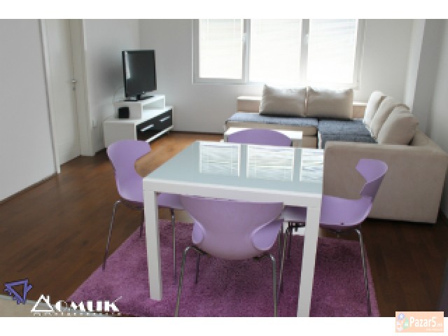 Domik Izdava Nov 2 Soben Stan КАЈ Univerzalna Sala