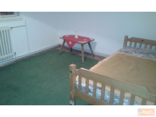 СЕ ИЗДАВА 3-СОБЕН И ГАРСОЊЕРА НА ВОДНО