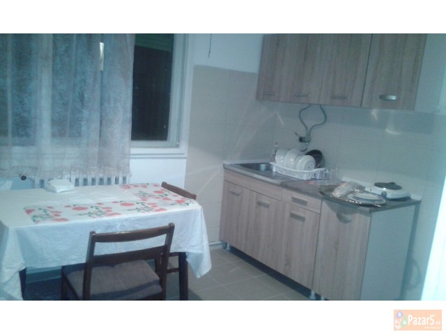 СЕ ИЗДАВА 3-СОБЕН И ГАРСОЊЕРА НА ВОДНО