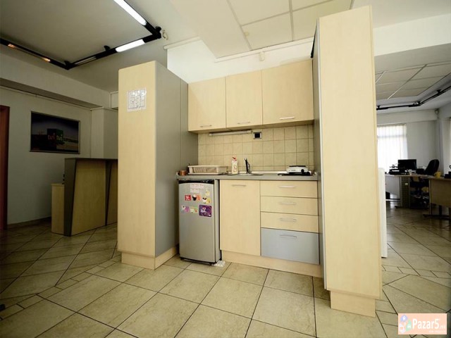 Se Izdava Deloven Prostor Vo Centar