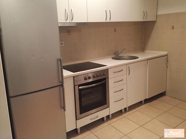 Se Izdava Dvosoben Stan Vo Centar