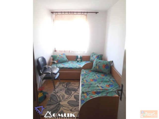 Domik Izdava 3 Soben Namesten Stan Kaj Nova Zelezn