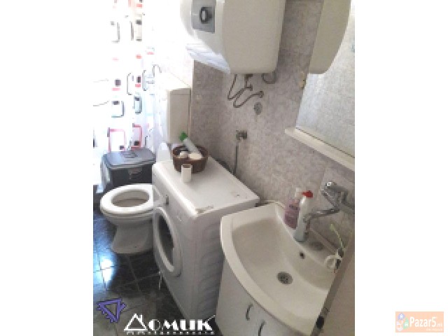 Domik Izdava 3 Soben Namesten Stan Kaj Nova Zelezn