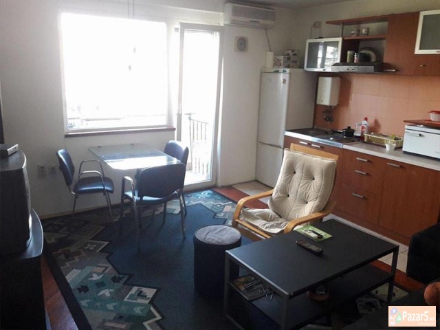 Se Izdava Trosoben Stan Vo Aerodrom