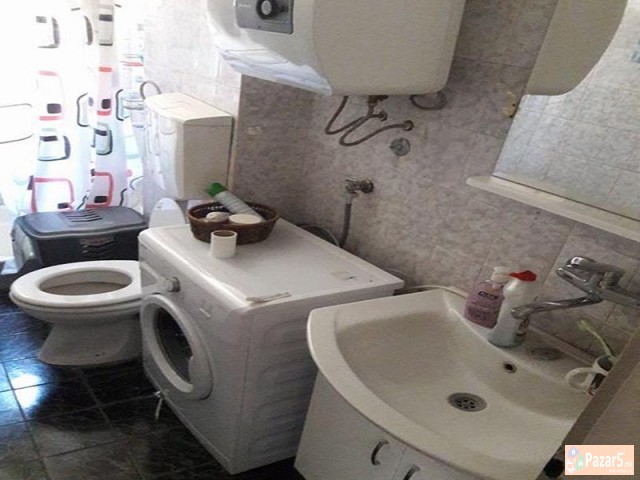 Se Izdava Trosoben Stan Vo Aerodrom