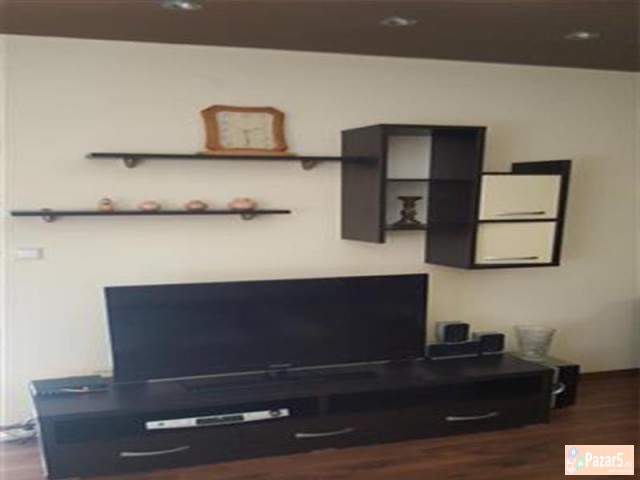 Se Izdava Trosoben Stan Vo Aerodrom