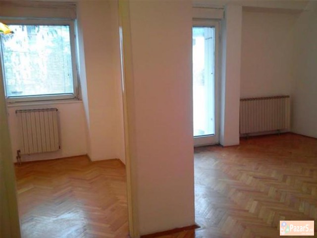 Se Izdava Prazen Stan Vo Novo Lisice