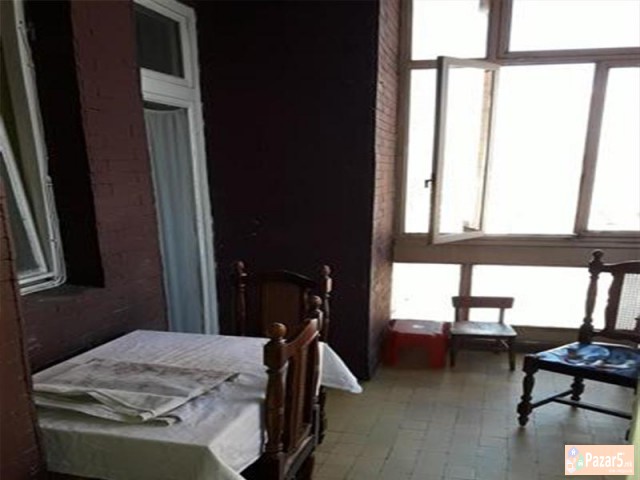 Se Izdava Trosoben Stan Vo Centar