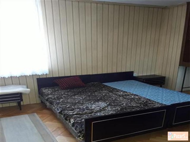 Se Izdava Trosoben Stan Vo Centar