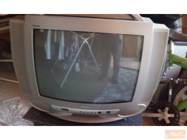 Krevet Nov I Dva Televizora