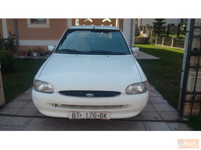 Se prodava Ford Escort 1.3
