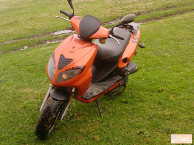 Vespa 80 cc fabricna Hamaci masina