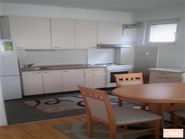 Se Izdava Dvosoben Stan Debar Maalo