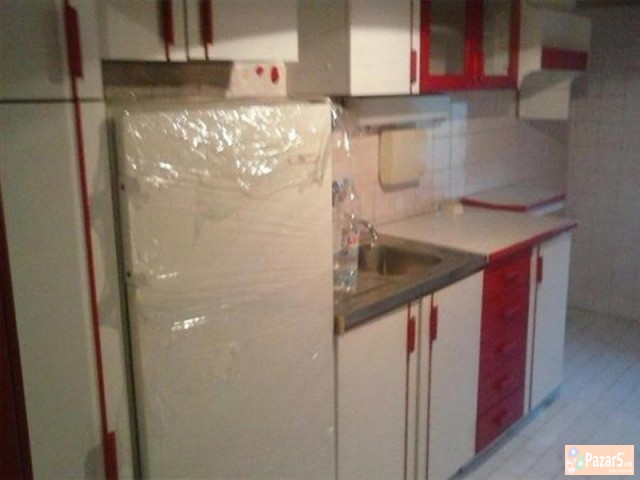 Se Izdava Prazen Stan Vo Debar Maalo