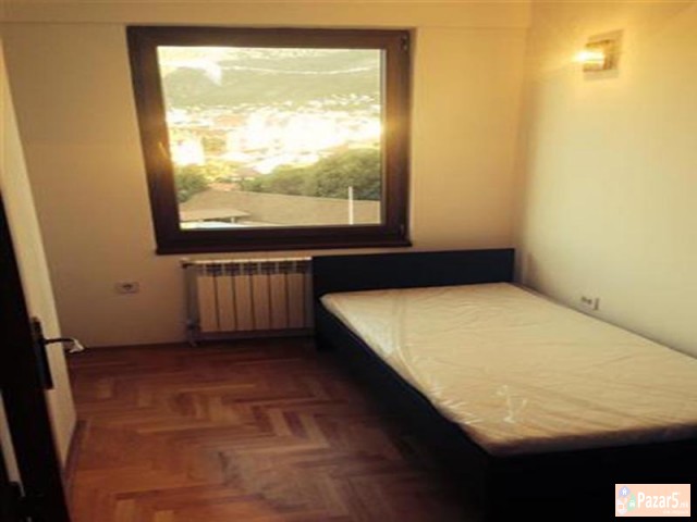 СЕ ИЗДАВА НОВ ТРОСОБЕН СТАН ВО ЦЕНТАР