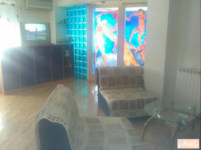 СЕ ИЗДАВА ДВОСОБЕН СТАН КАЈ СКОПЈАНКА