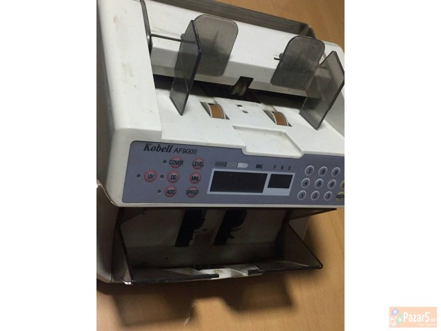 СЕ ПРОДАВА МАШИНА ЗА ПАРИ