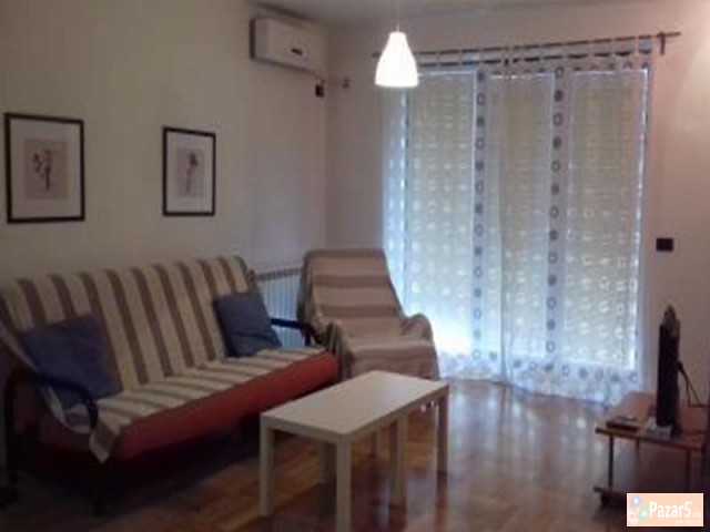 Se Izdava Dvosoben Stan Vo Debar Maalo