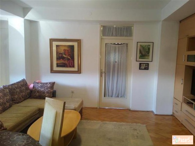 СЕ ИЗДАВА ДВОСОБЕН СТАН ВО КИСЕЛА ВОДА