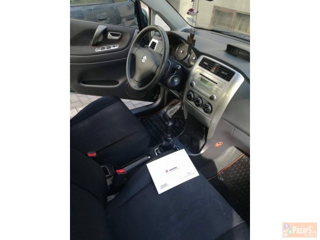 Odlicen Ekonomicen Familijaren Avtomobil !