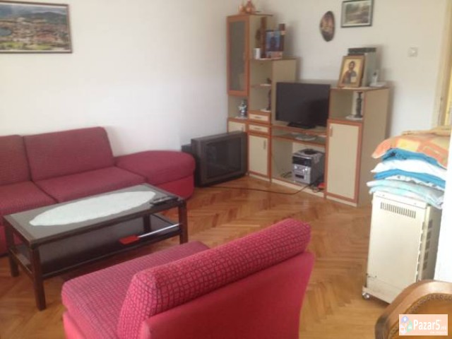 Se Izdava Sprat Od Kuka Vo Ohrid