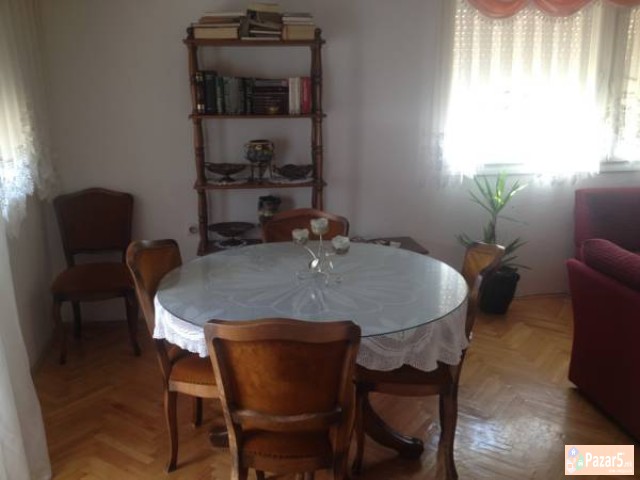 Se Izdava Sprat Od Kuka Vo Ohrid