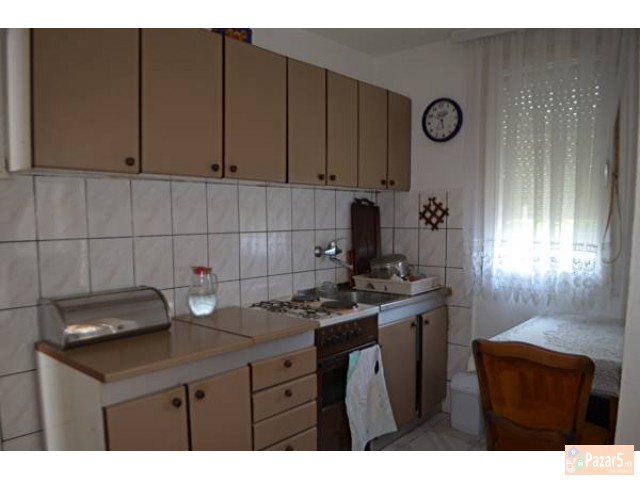 Se Izdava Sprat Od Kuka Vo Ohrid