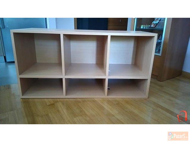 Продавам полици