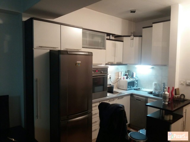 Се продава двособен стан во Кисела Вода