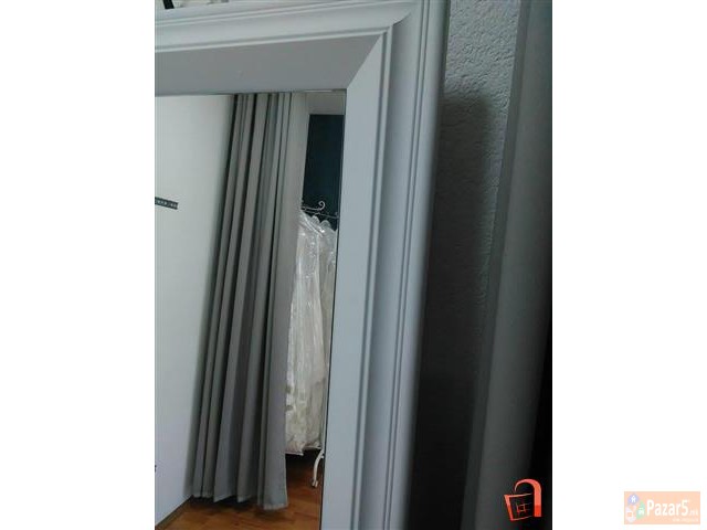 НОВО ОГЛЕДАЛО